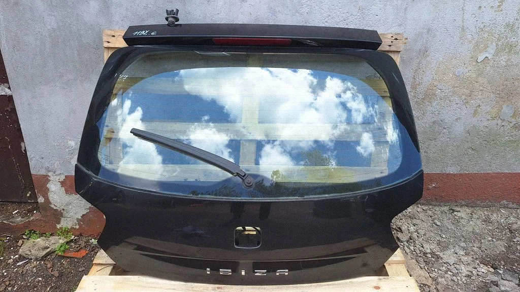Tailgate/trunk/boot lid