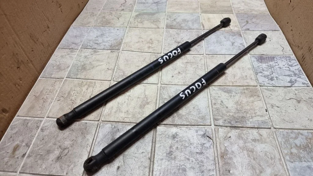 Tailgate/trunk strut/damper – Ford Focus C-MAX (2003-2010)