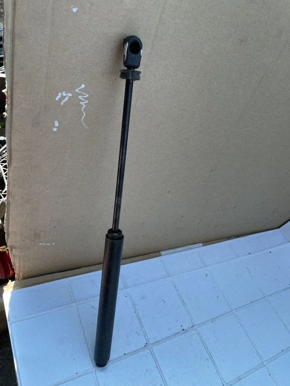 Tagaluugi gaasiamortisaator 9648388480