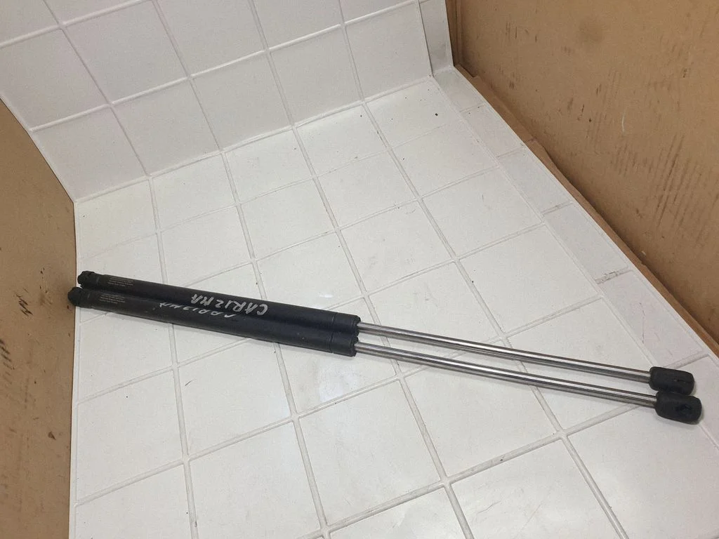 Tailgate/trunk strut/damper 90181490N
