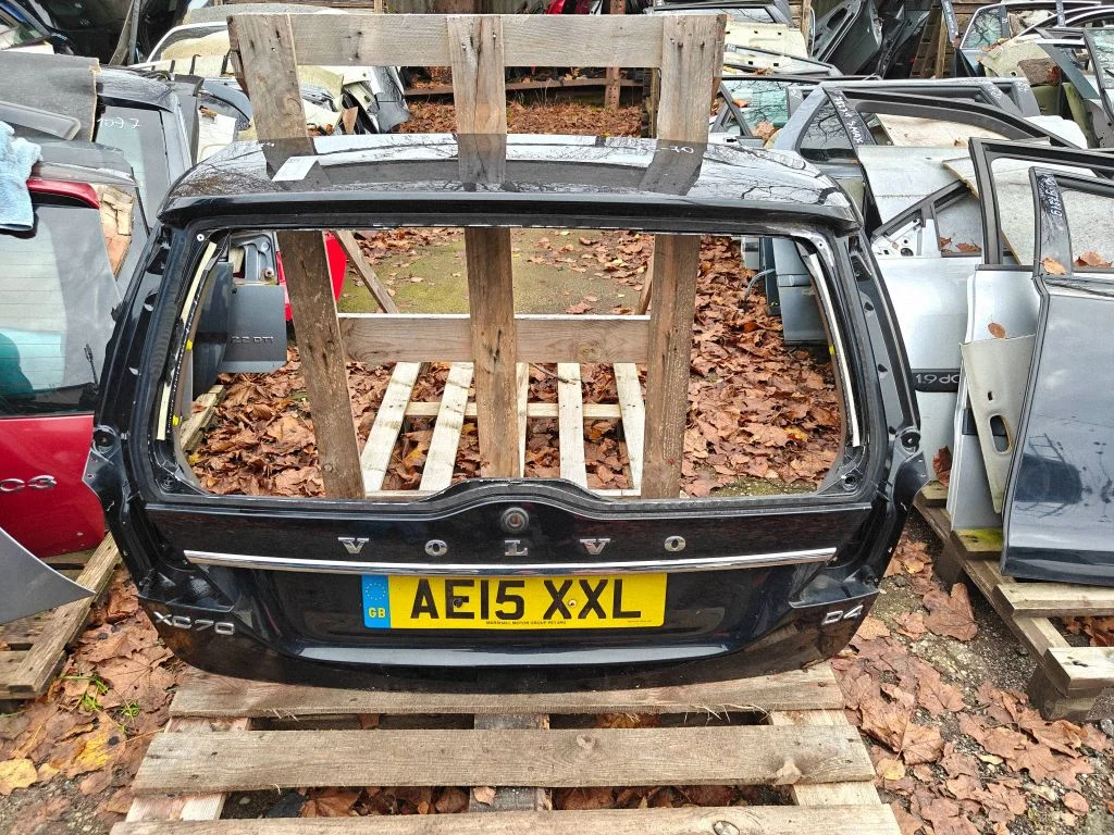 Aizmugurējais vāks (bagāžnieka) – Volvo XC70 (2014-2016)
