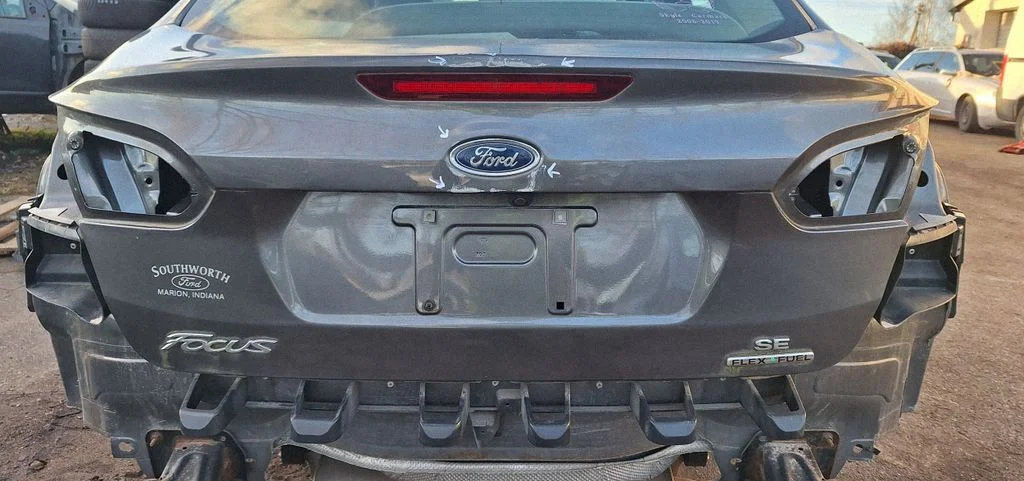 Tailgate/trunk/boot lid – rear