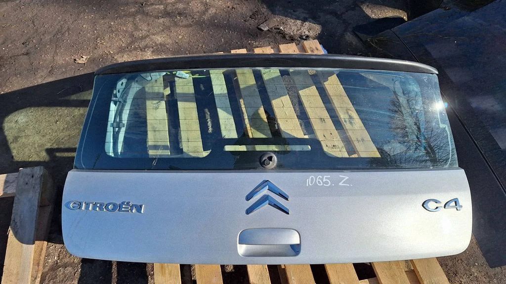 Klapa bagażnika