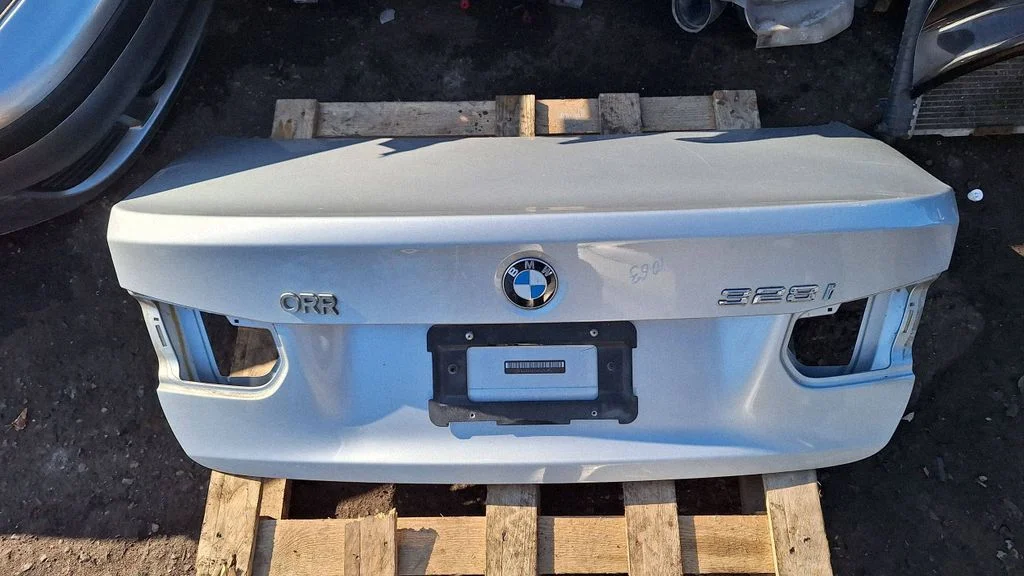 Tailgate/trunk/boot lid