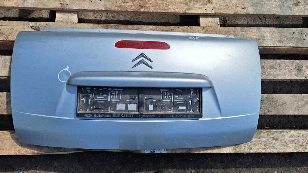 Tailgate/trunk/boot lid – rear