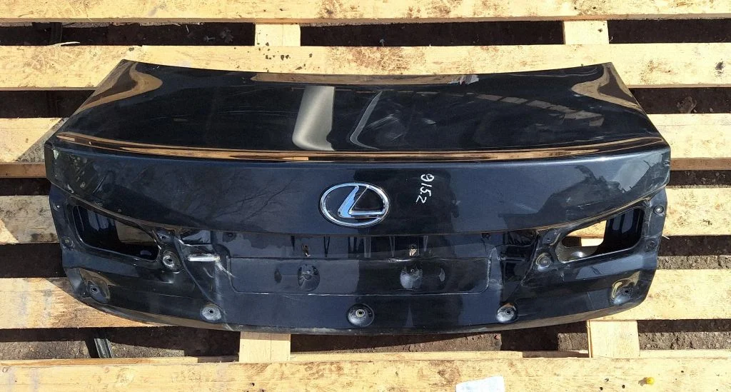 Tailgate/trunk/boot lid – rear