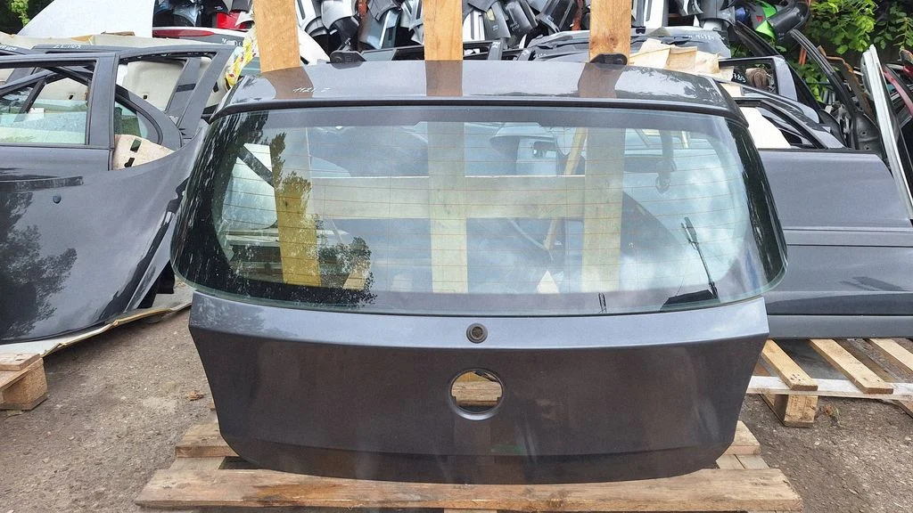 Tailgate/trunk/boot lid