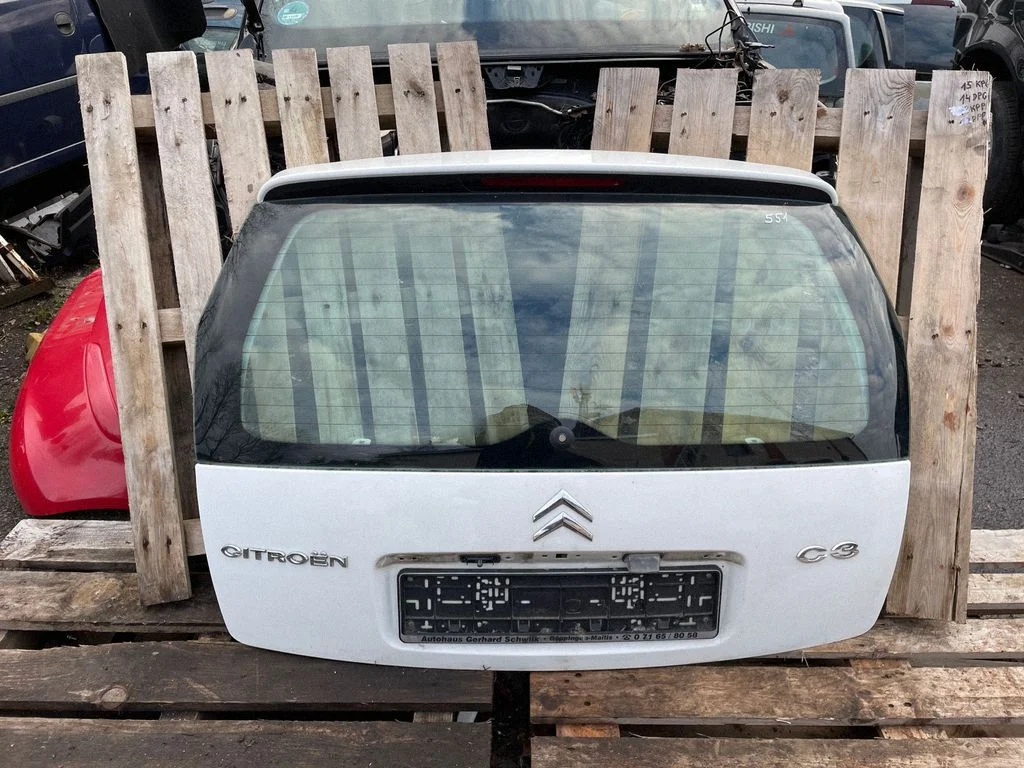 Tailgate/trunk/boot lid – rear