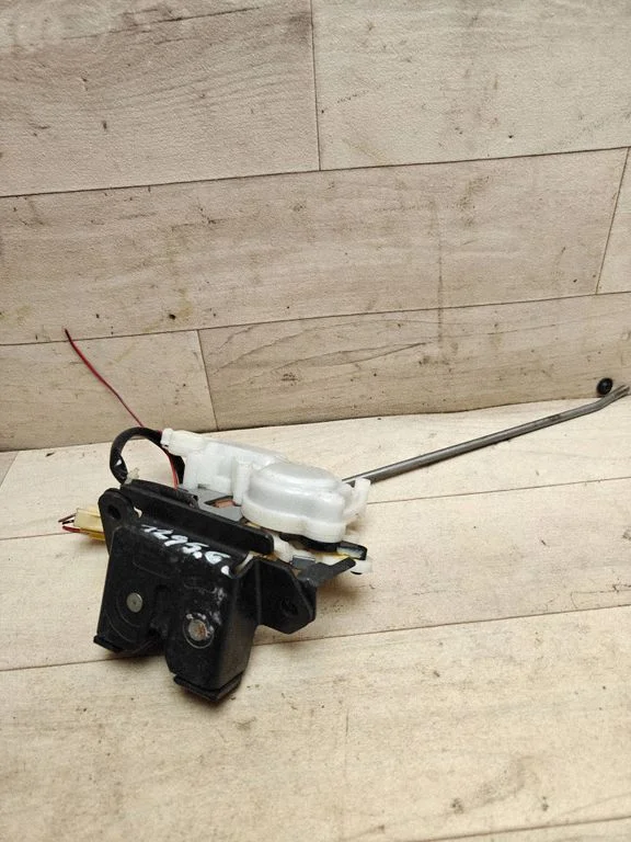 Tailgate/trunk/boot lock/catch/latch