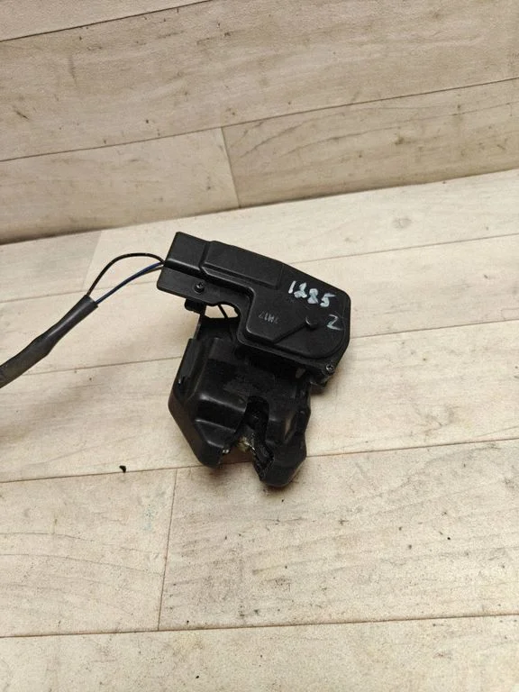 Tailgate/trunk/boot lock/catch/latch
