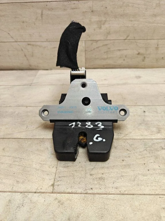 Tailgate/trunk/boot lock/catch/latch 31335047