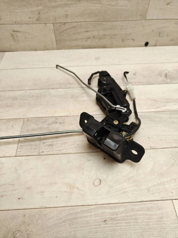 Tailgate/trunk/boot lock/catch/latch