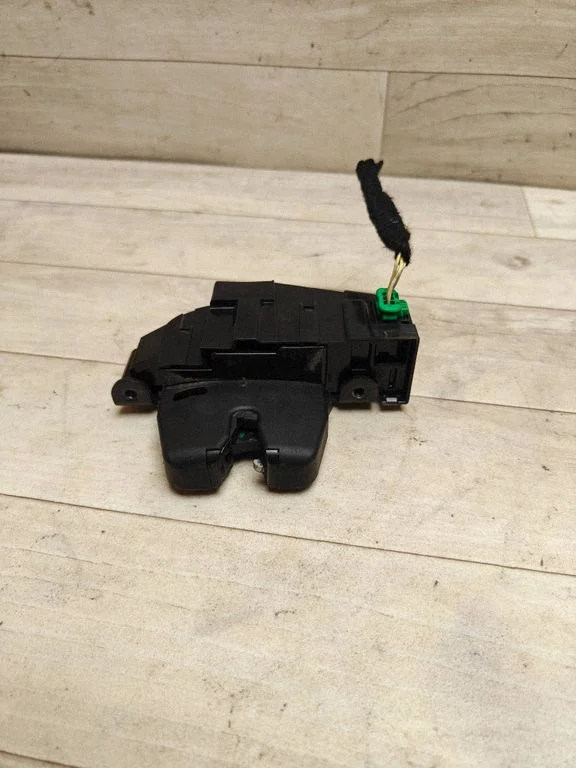 Tailgate/trunk/boot lock/catch/latch 9660403780