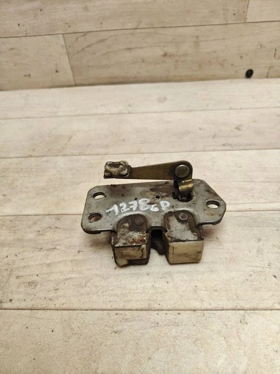 Tailgate/trunk/boot lock/catch/latch