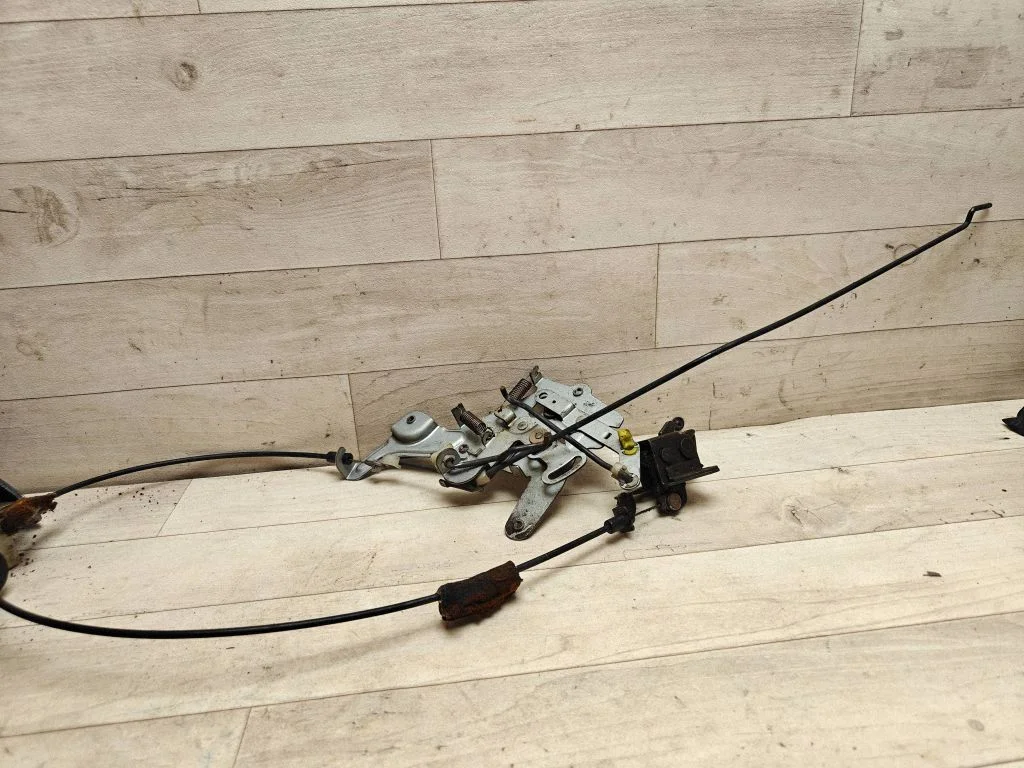 Tailgate/trunk/boot lock/catch/latch – rear right