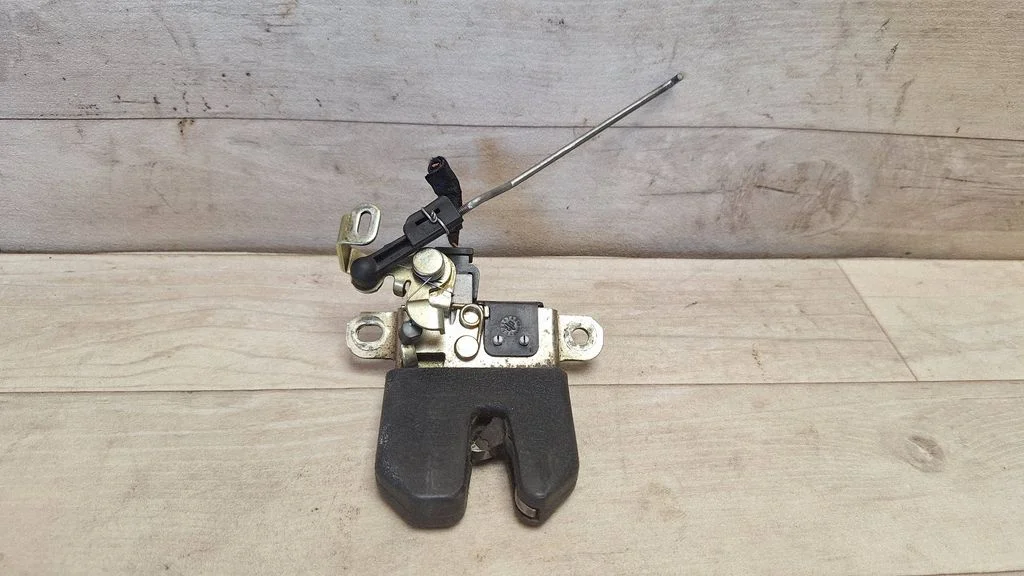 Tailgate/trunk/boot lock/catch/latch 1J5827505F
