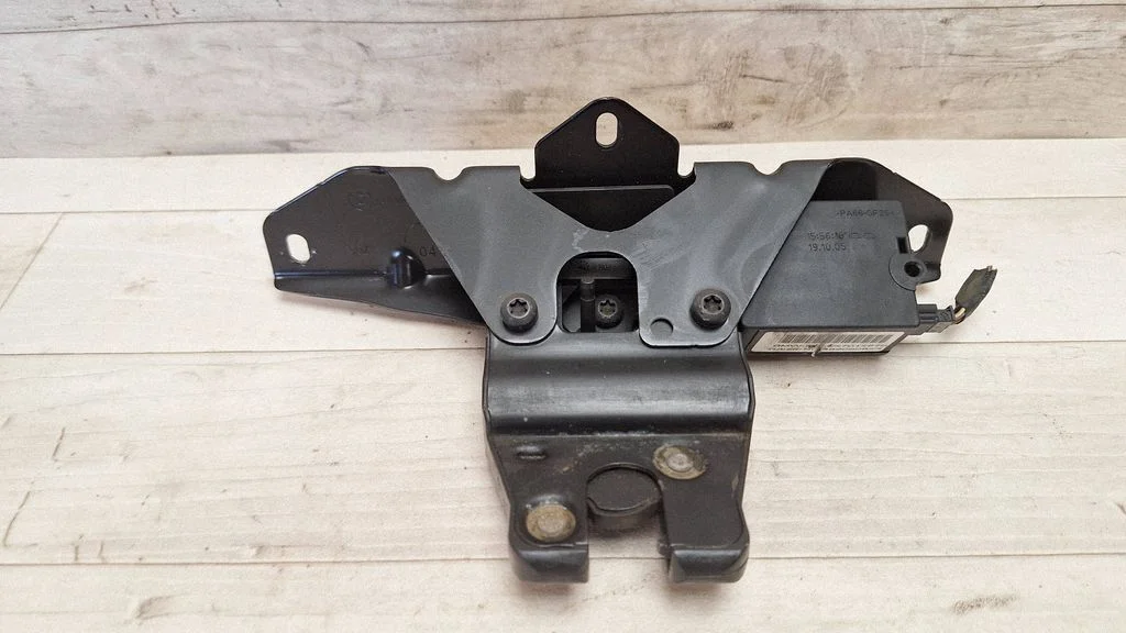 Tailgate/trunk/boot lock/catch/latch 7071594