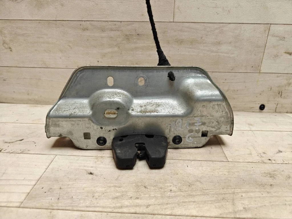 Tailgate/trunk/boot lock/catch/latch