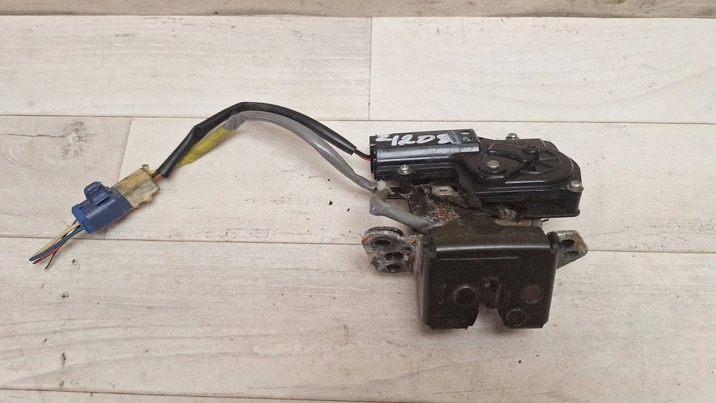 Tailgate/trunk/boot lock/catch/latch