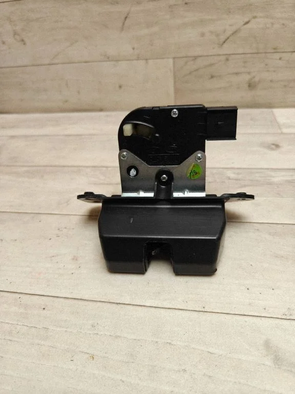 Tailgate/trunk/boot lock/catch/latch