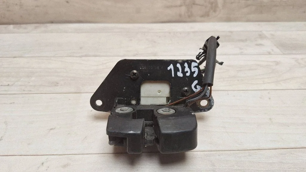 Tailgate/trunk/boot lock/catch/latch 65006100