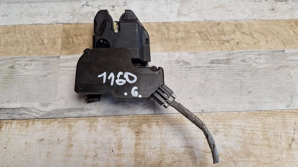 Tailgate/trunk/boot lock/catch/latch