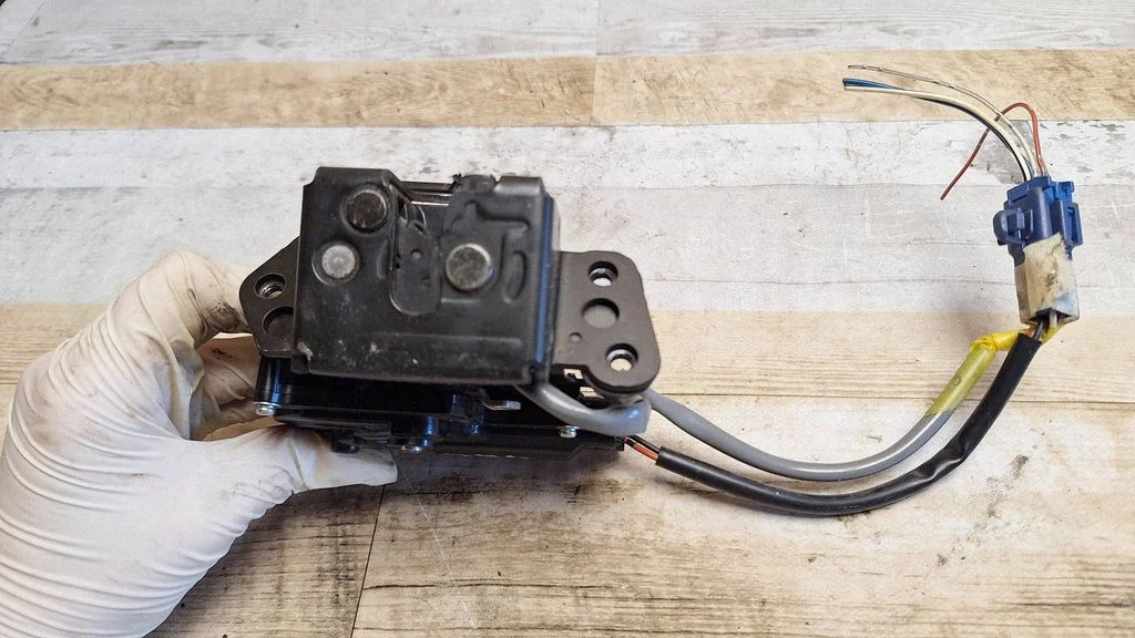 Tailgate/trunk/boot lock/catch/latch