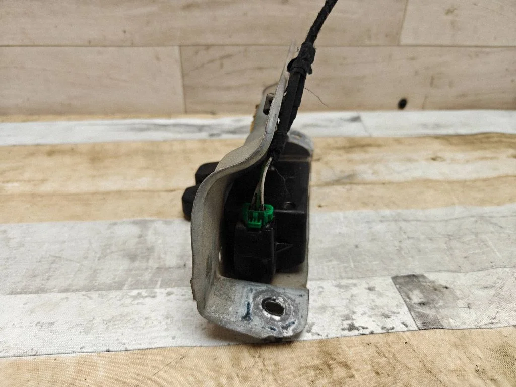 Tailgate/trunk/boot lock/catch/latch