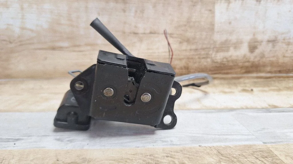 Tailgate/trunk/boot lock/catch/latch S781TBL500