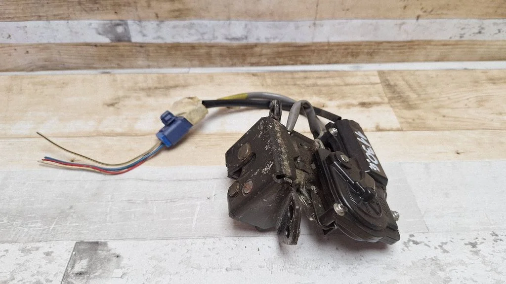 Tailgate/trunk/boot lock/catch/latch