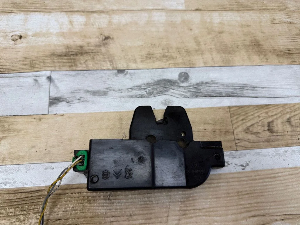 Tailgate/trunk/boot lock/catch/latch 9646091580