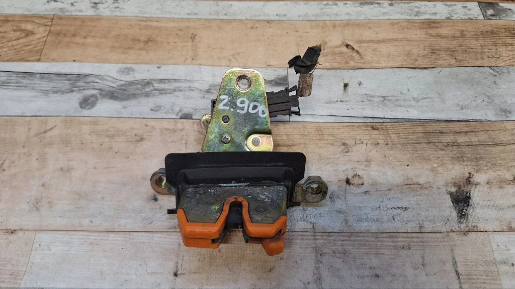 Tailgate/trunk/boot lock/catch/latch – rear