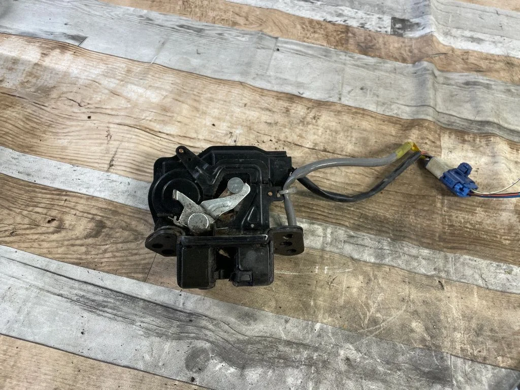 Tailgate/trunk/boot lock/catch/latch