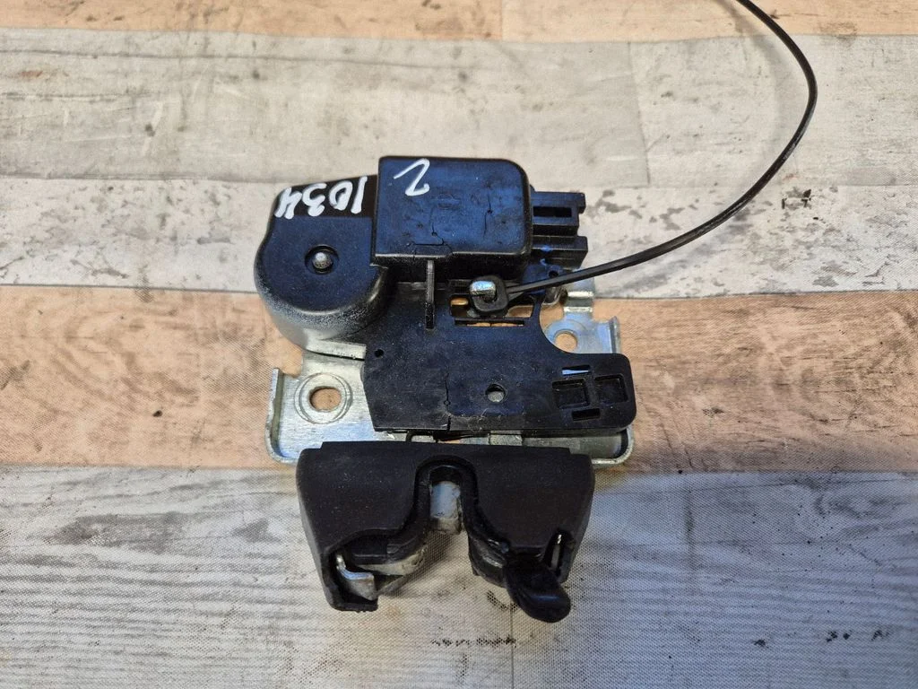 Tailgate/trunk/boot lock/catch/latch