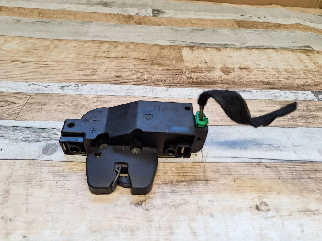 Tailgate/trunk/boot lock/catch/latch 9653831780