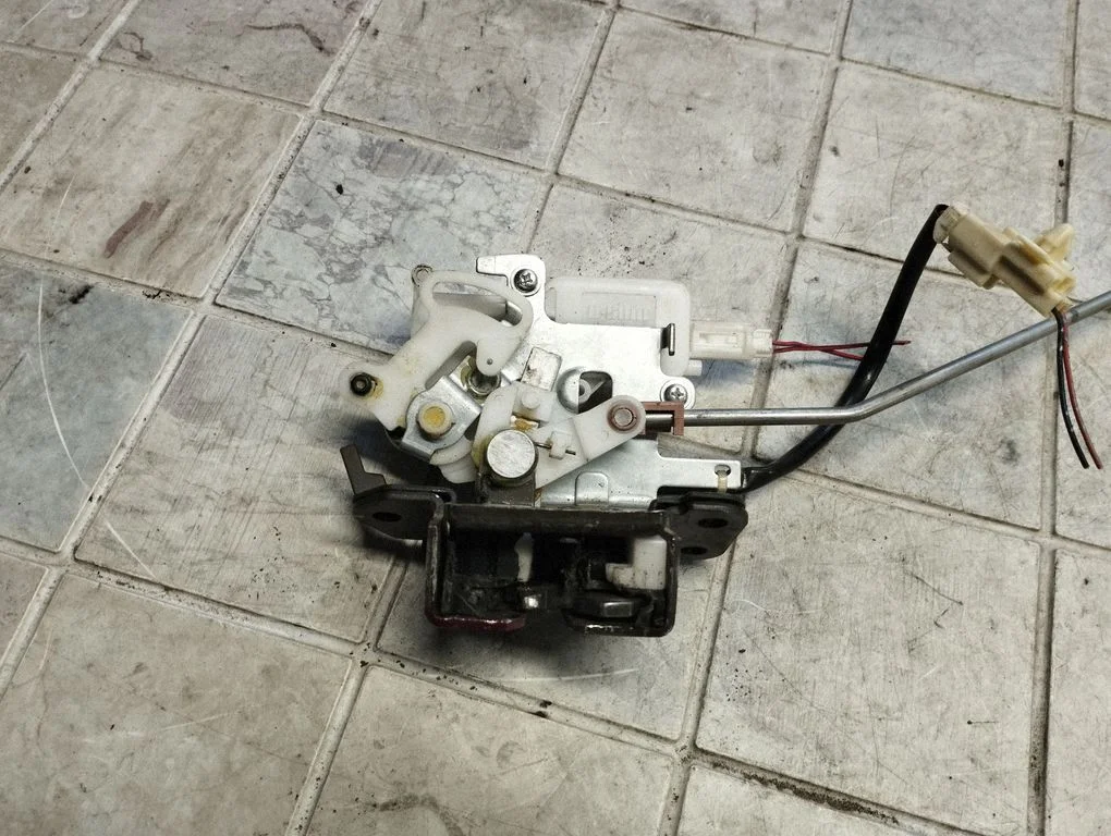 Tailgate/trunk/boot lock/catch/latch