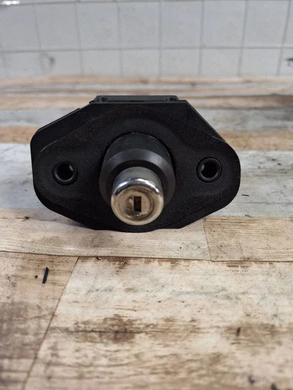 Tailgate/trunk/boot lock/catch/latch 51247194181