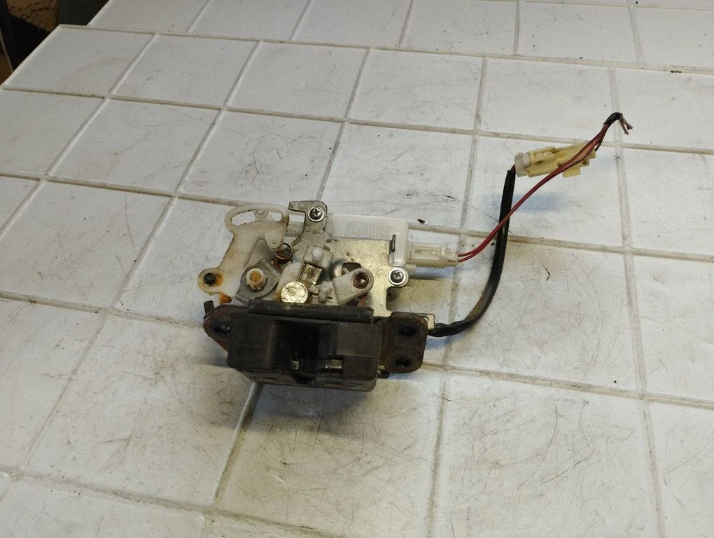 Tailgate/trunk/boot lock/catch/latch