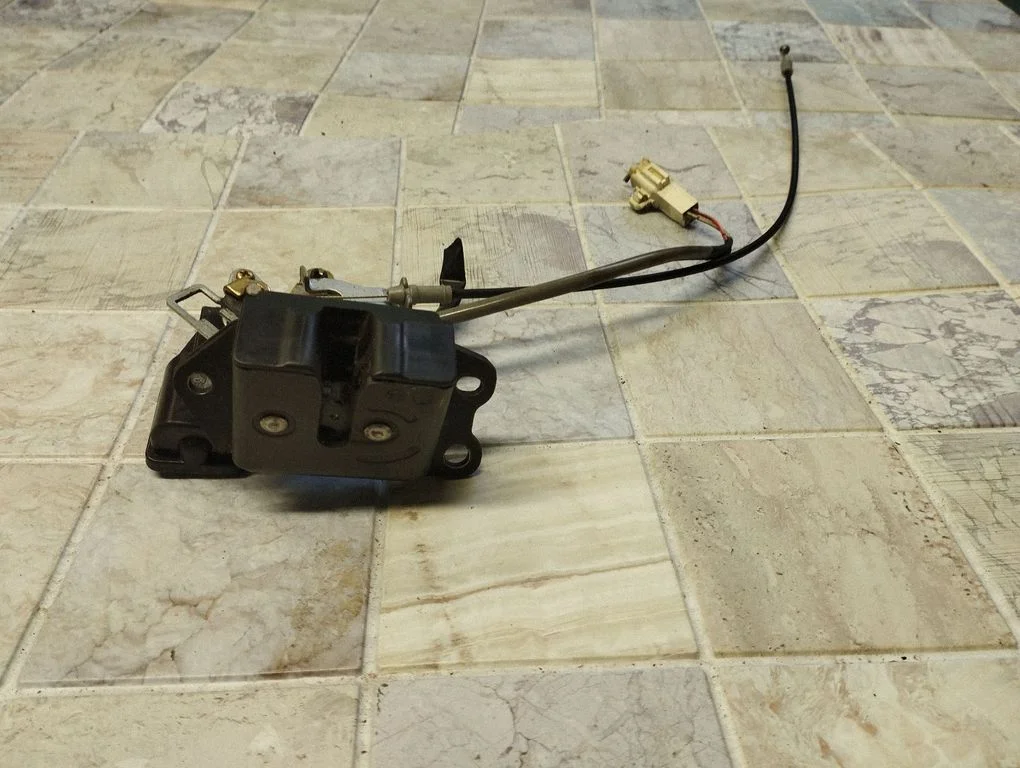 Tailgate/trunk/boot lock/catch/latch 1015283000