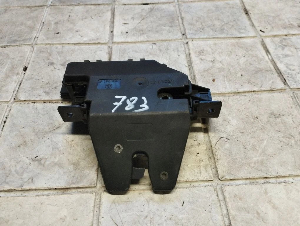 Tagaluugi lukk 8196401