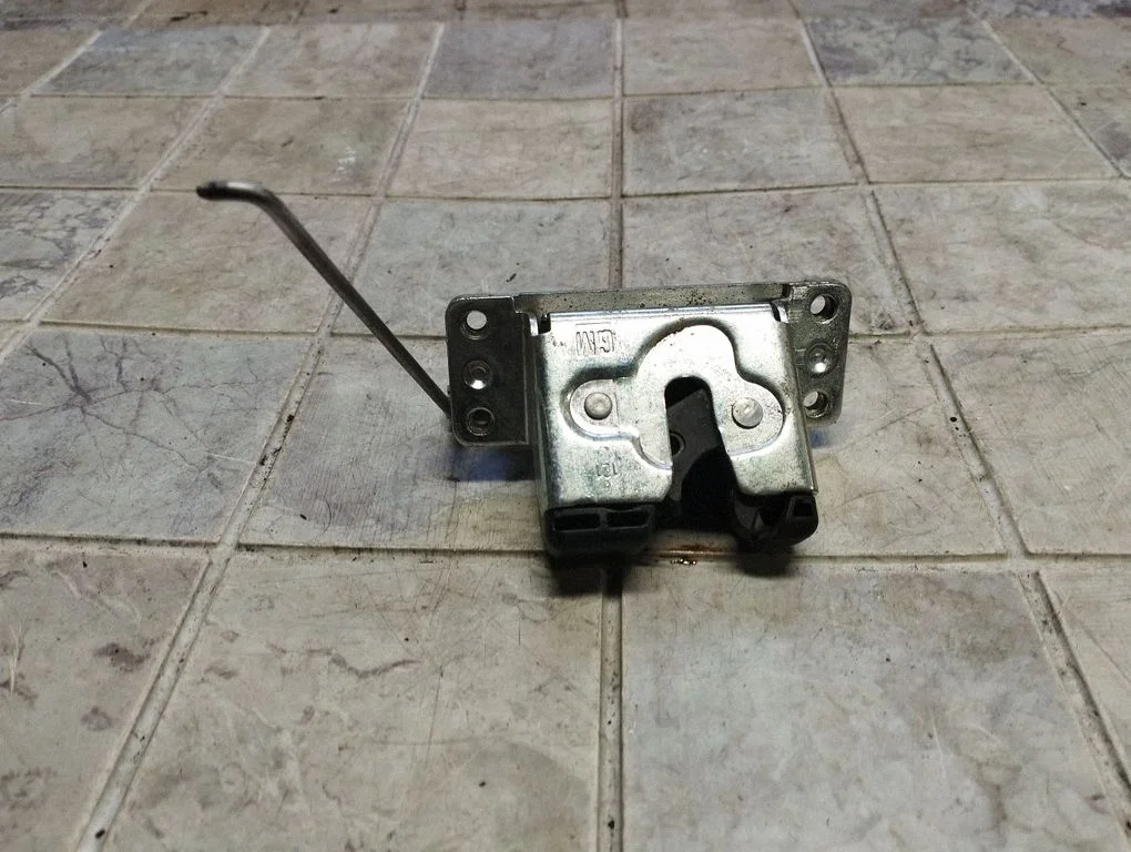 Tailgate/trunk/boot lock/catch/latch 90563999