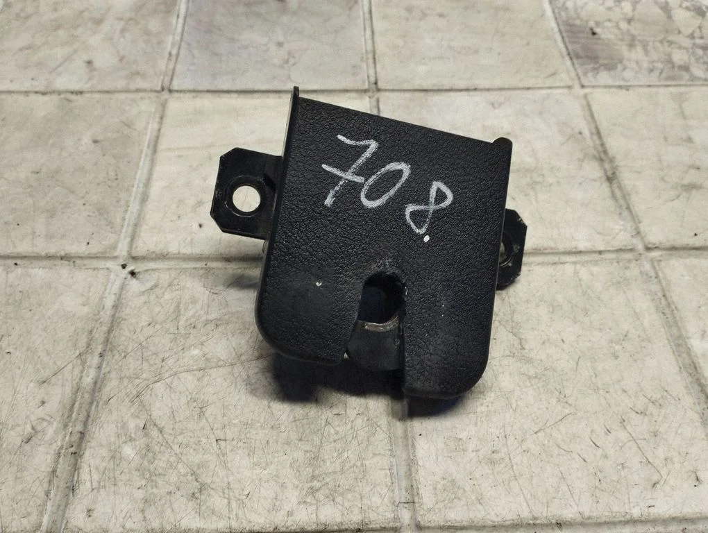 Tailgate/trunk/boot lock/catch/latch – Volkswagen Golf IV (1998-2005)