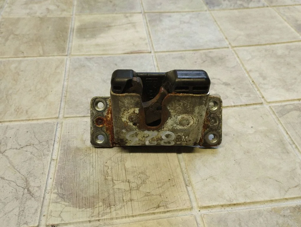 Tailgate/trunk/boot lock/catch/latch