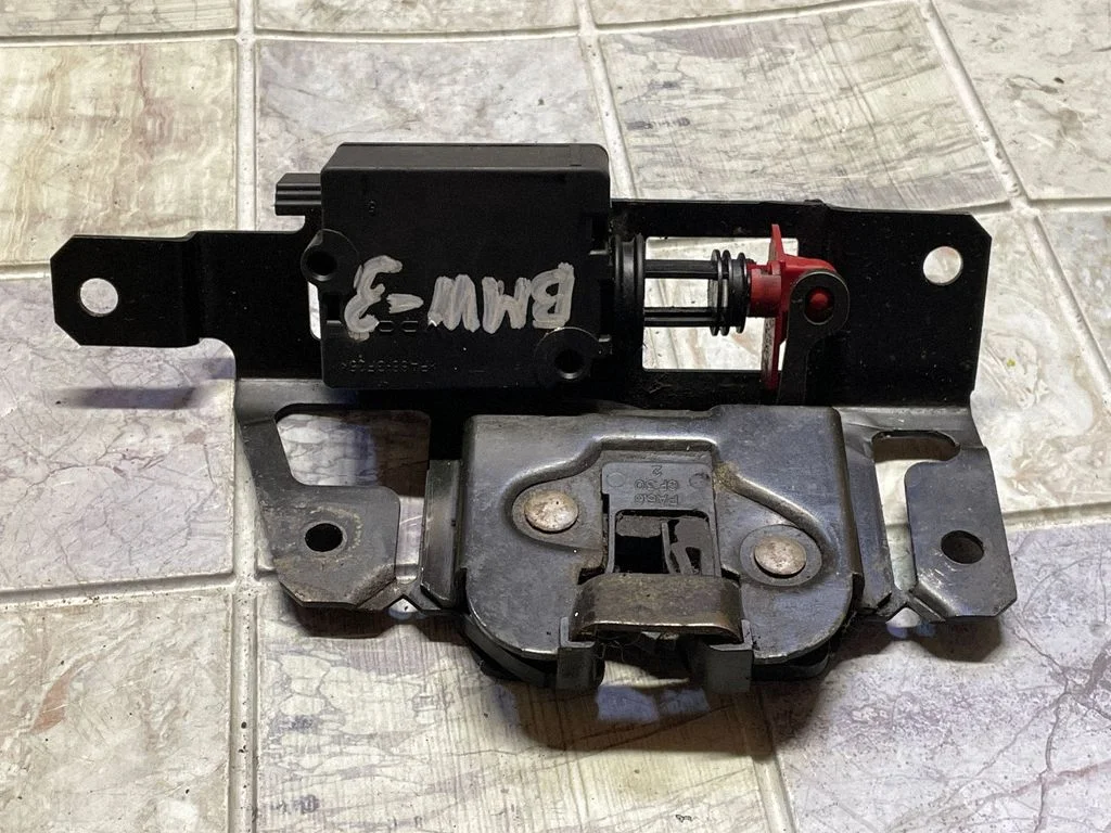 Tailgate/trunk/boot lock/catch/latch 7026192
