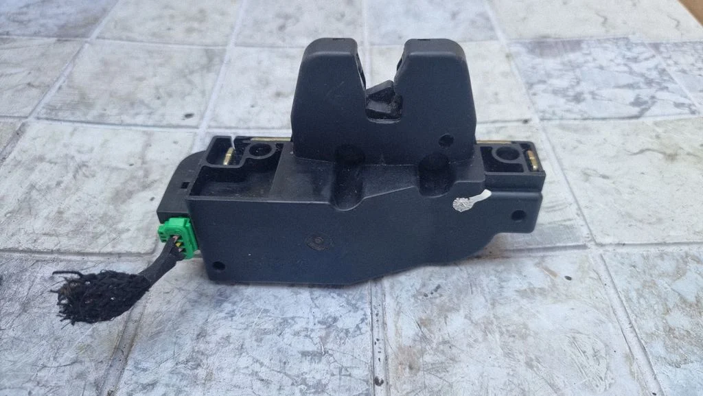 Tailgate/trunk/boot lock/catch/latch – Citroen C4 I (2004-2010)