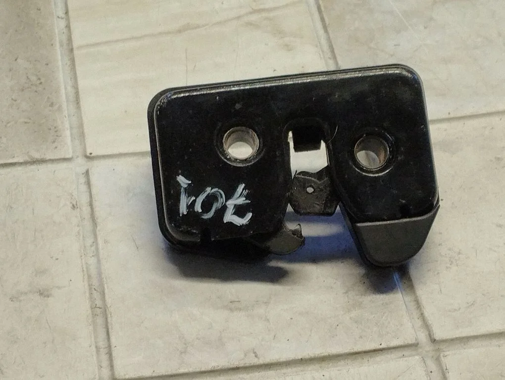 Tailgate/trunk/boot lock/catch/latch 6X0827505A