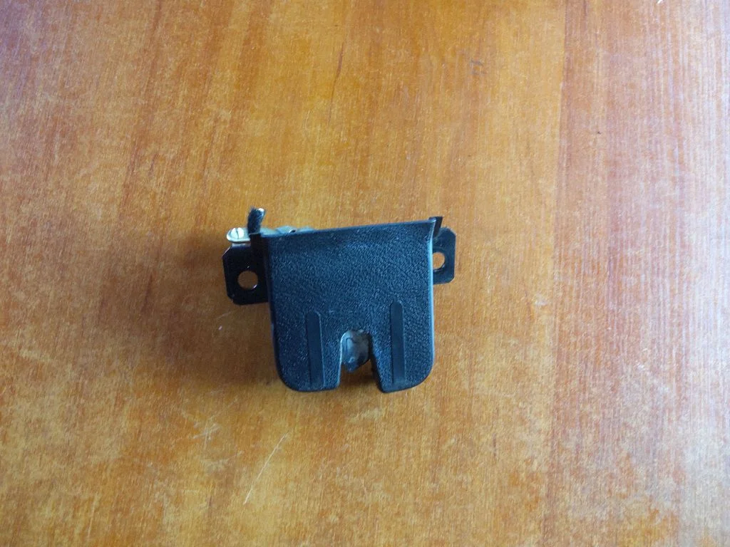 Zamek klapy bagażnika 7L6827505