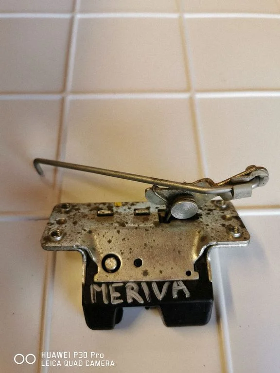 Tailgate/trunk/boot lock/catch/latch 90563999
