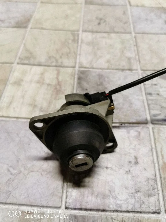 Tailgate/trunk/boot lock/catch/latch – rear
