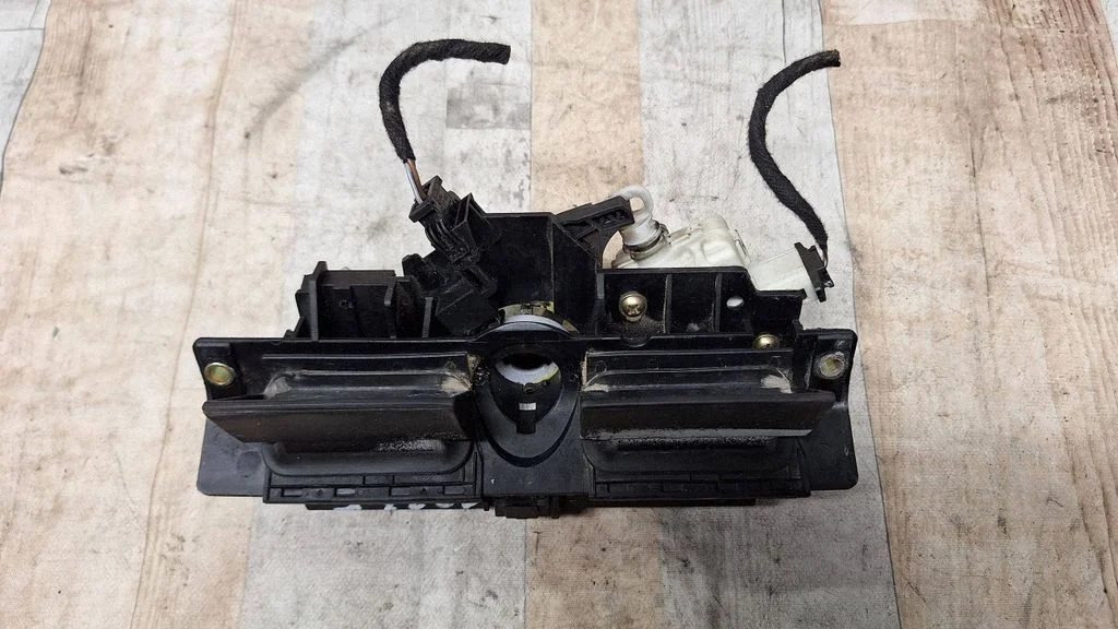 Tailgate/trunk/boot exterior handle 4B0827565
